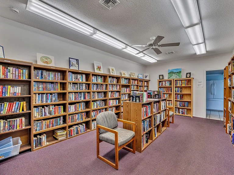 2401 Riverbluff Pkwy #V-240 — Photo 27