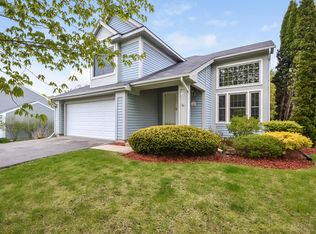 148 Knobb Hill Ln, Gurnee, IL 60031