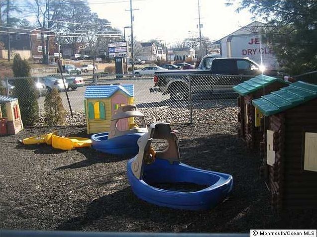 2nd image of 366 Herbertsville Rd