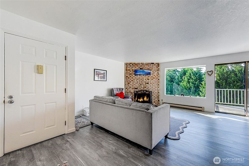 4th image of 130 E North Camano Drive #8