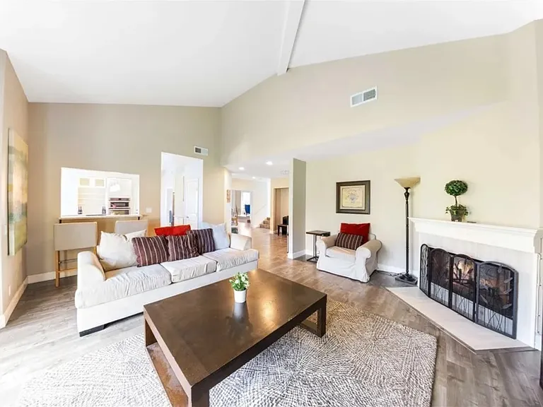 5075 Calypso Ct — Photo 44