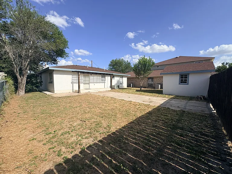 3170 Sueno Cir — Photo 8
