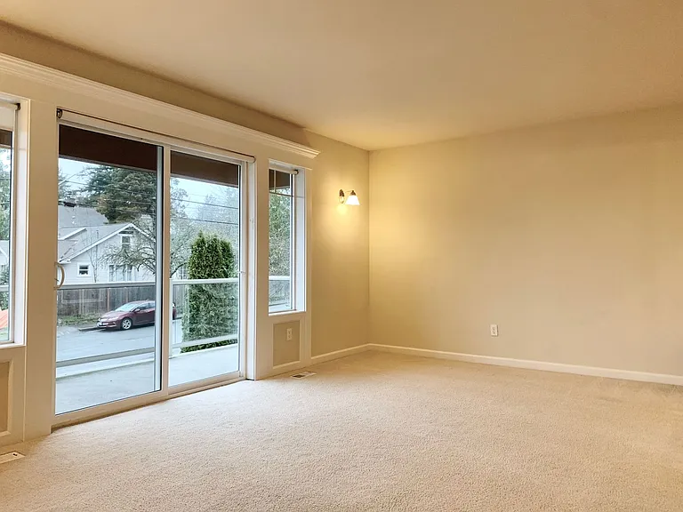 1133 N 183rd St — Photo 5