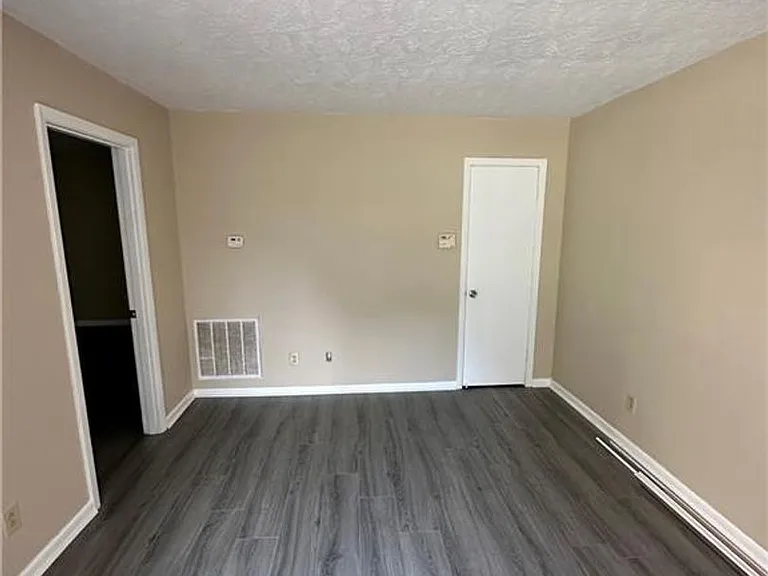 4959 Fieldcrest Dr — Photo 12