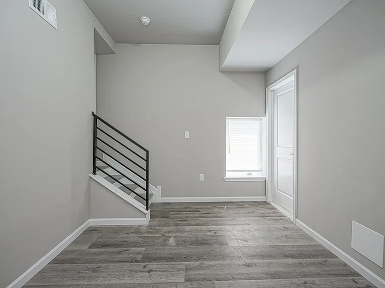 2114 Mifflin St #A — Photo 11