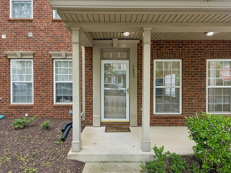 7855 Heaton Way — Photo 6
