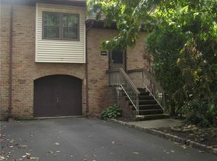 6107 N Oaks Blvd, North Brunswick, NJ 08902