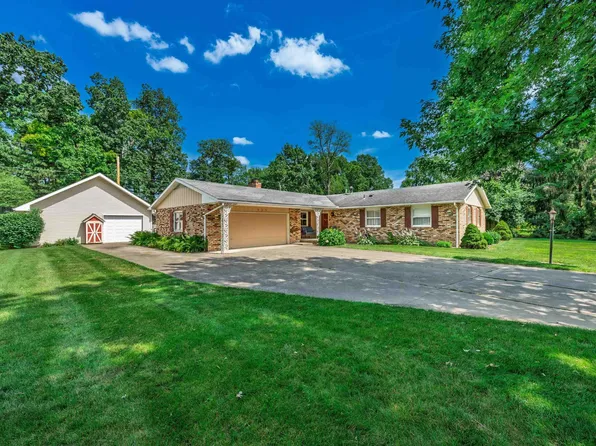 935 S Westchester Park Dr, Yorktown, IN 47396