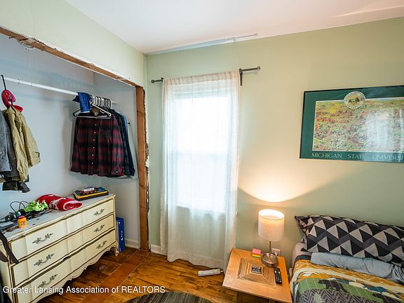 2nd image of 827 N Hayford Ave