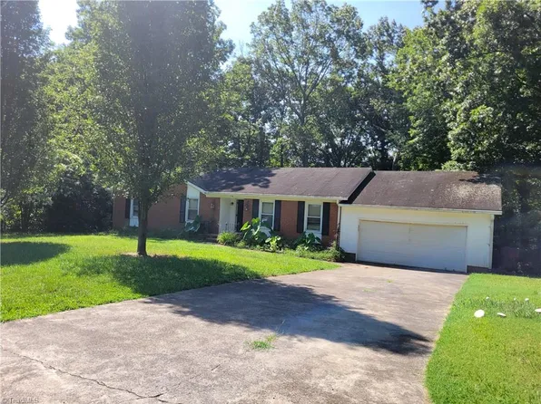 750 Bundaberg Ln, Rural Hall, NC 27045