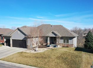 5804 S Lazy Ridge Pl, Sioux Falls, SD 57108