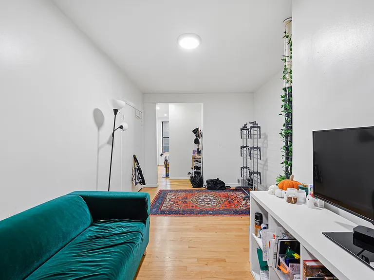 351 W 47th St #3F — Photo 15