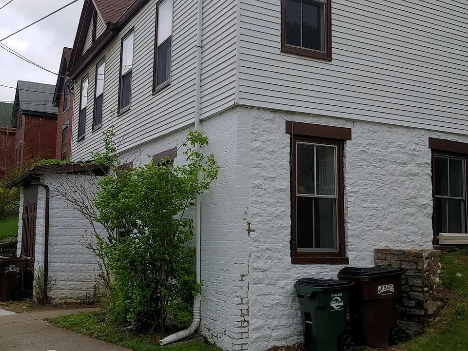 312 E 2nd St