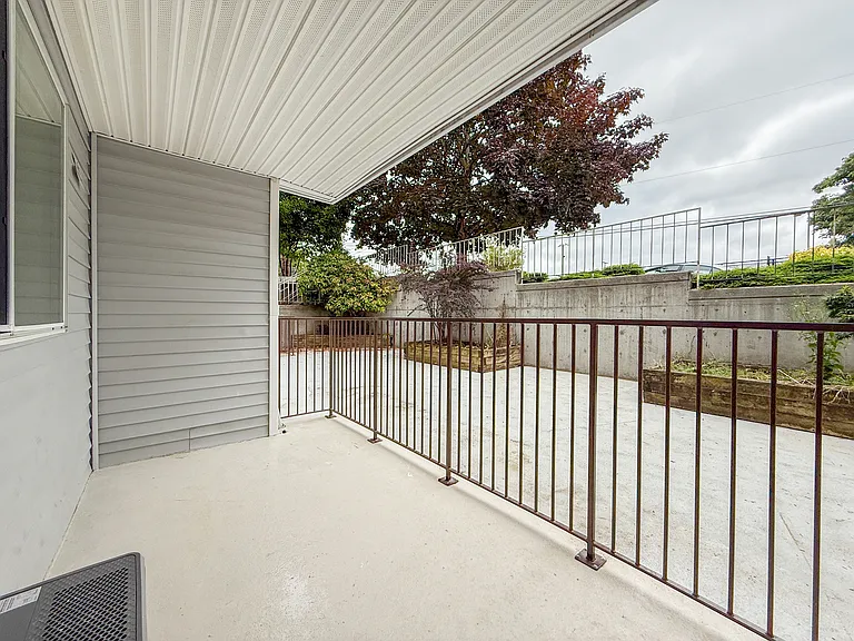 Stone Court Apartments — Photo 20