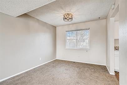 4th image of 449 Hickory Pl
