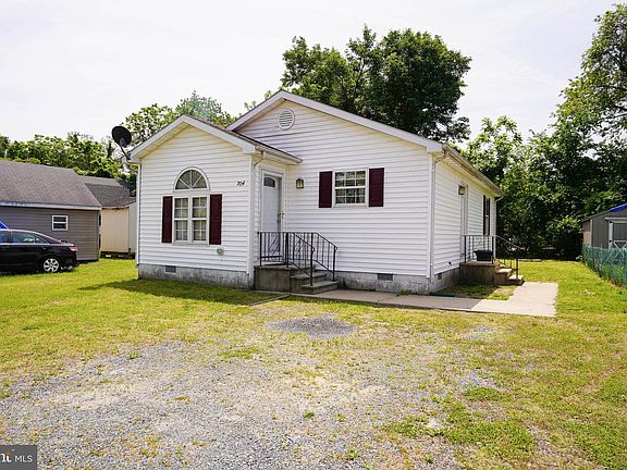 2nd image of 704 Ebenezer Dr
