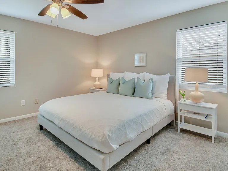 1015 Reita St — Photo 21