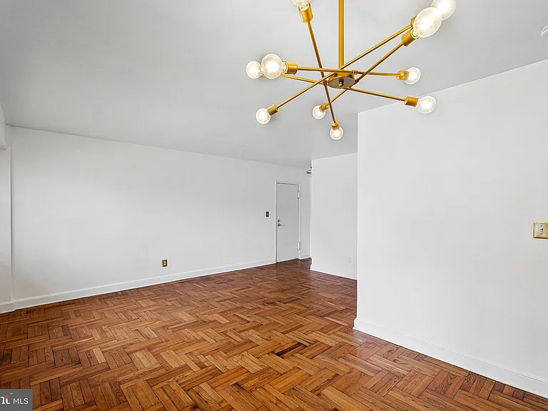 1301 N Ode St #115 — Photo 4