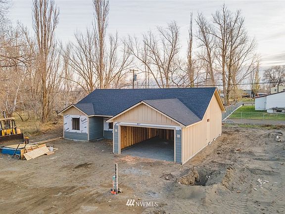 4th image of 3915 W Windy St