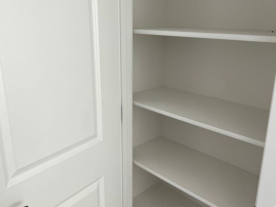 1st image of 406 Yarrow Dr