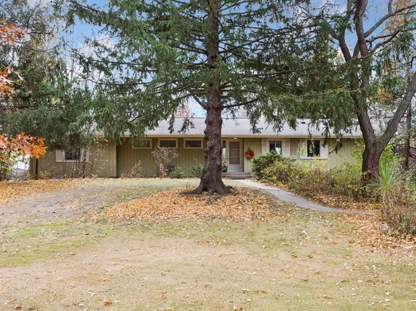 26 Duck Pass Rd, North Oaks, MN 55127