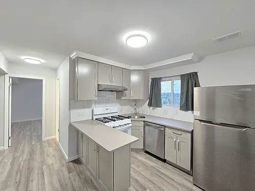 385 Gower St #1 Photo 1