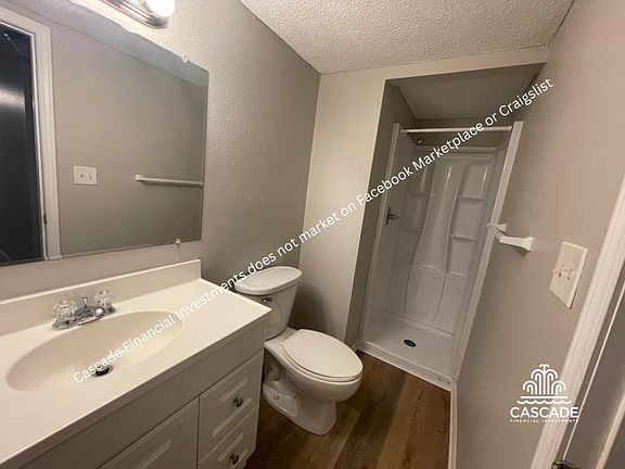 3rd image of 200 NE Westwind Dr APT A