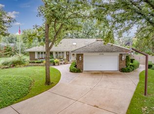 2378 Knollwood Dr, Elgin, IL 60123