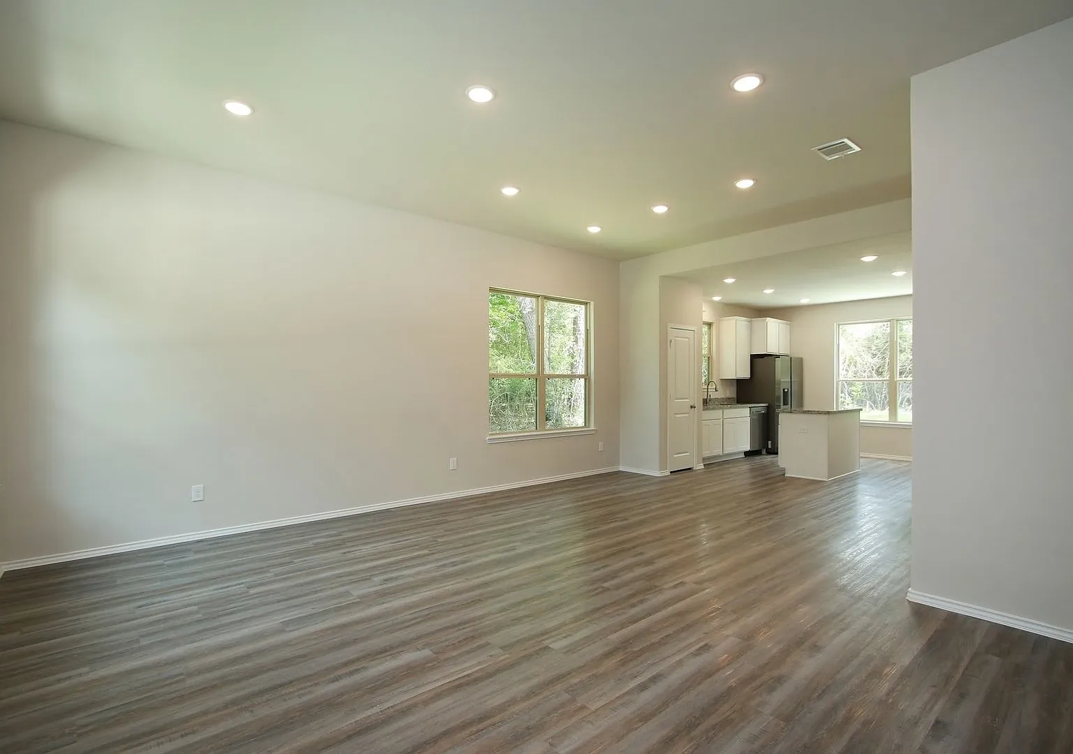 Brand New Home! 109 Seminole Dr. -- Immediate Move In! — Photo 3