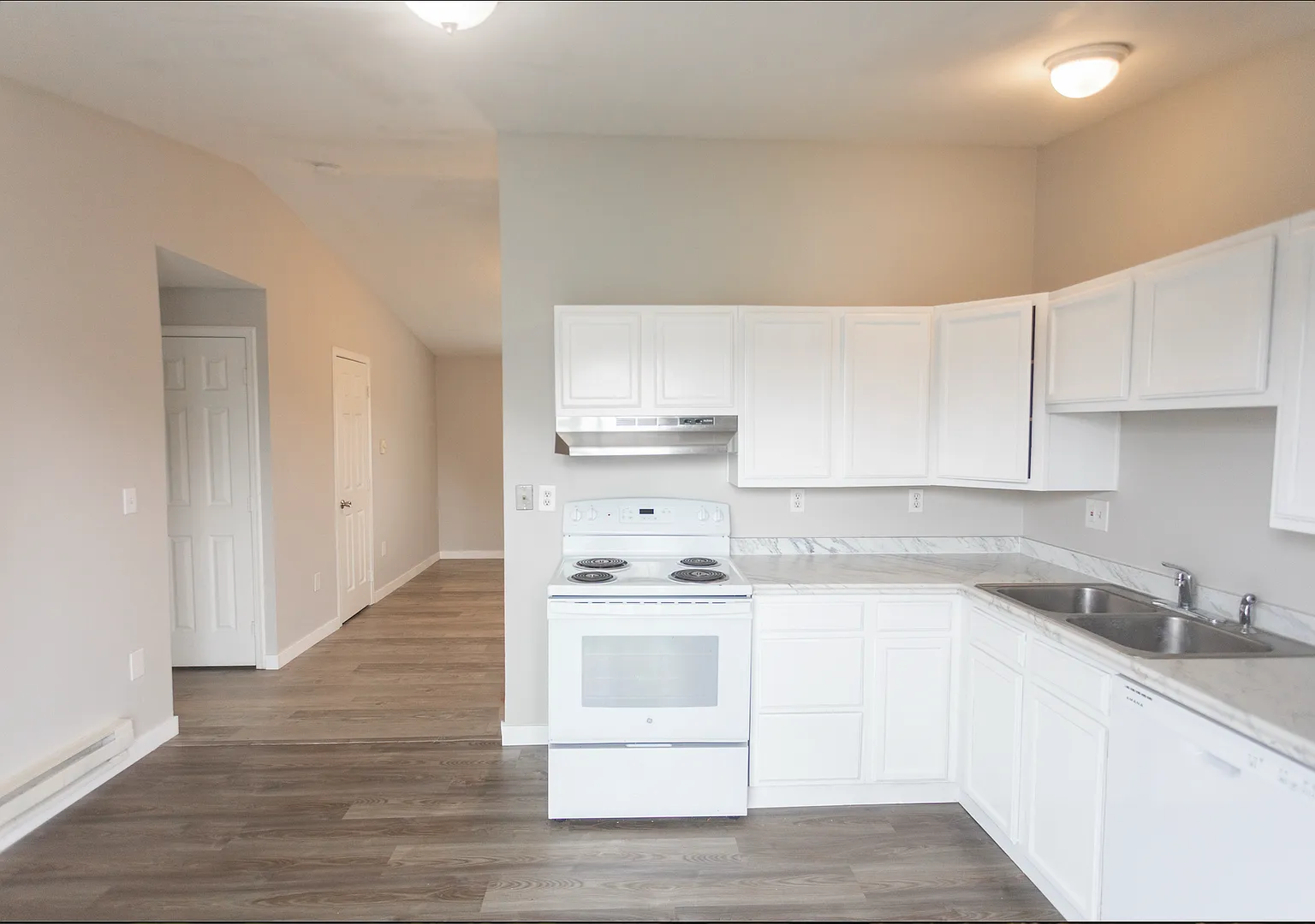 Montclair Apartments — Photo 2