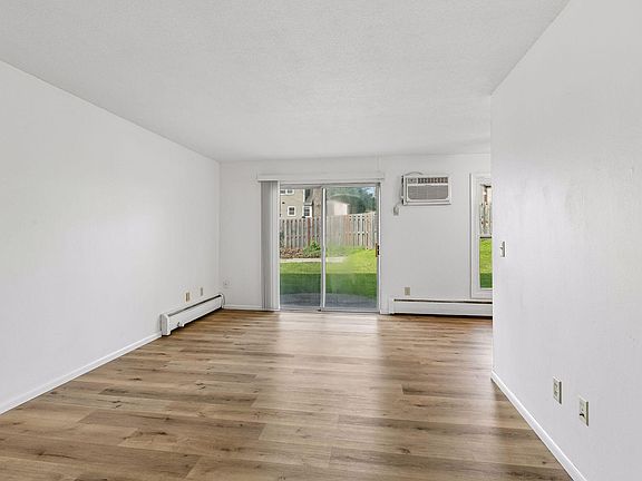 5th image of 911 7th St S APT 3