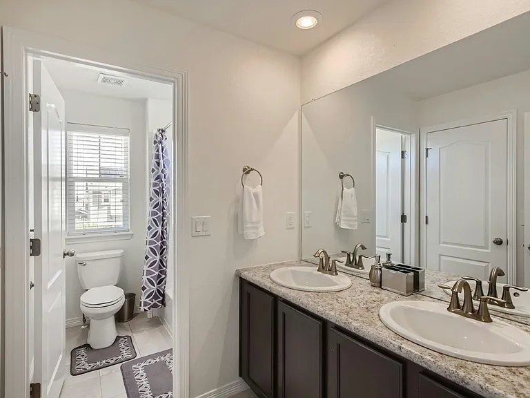 14832 Munich Ave — Photo 18
