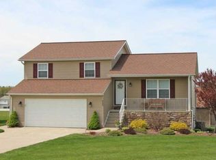 8680 Robin Dr, Erie, PA 16509