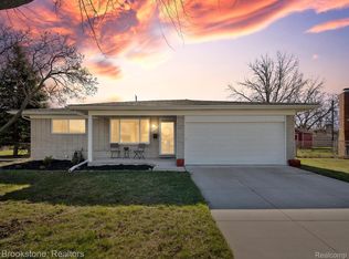 33286 Linsdale Ct, Sterling Heights, MI 48310