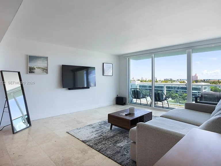 650 West Ave #906 — Photo 4