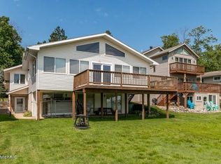 50367 W Lakeshore Dr, Dowagiac, MI 49047