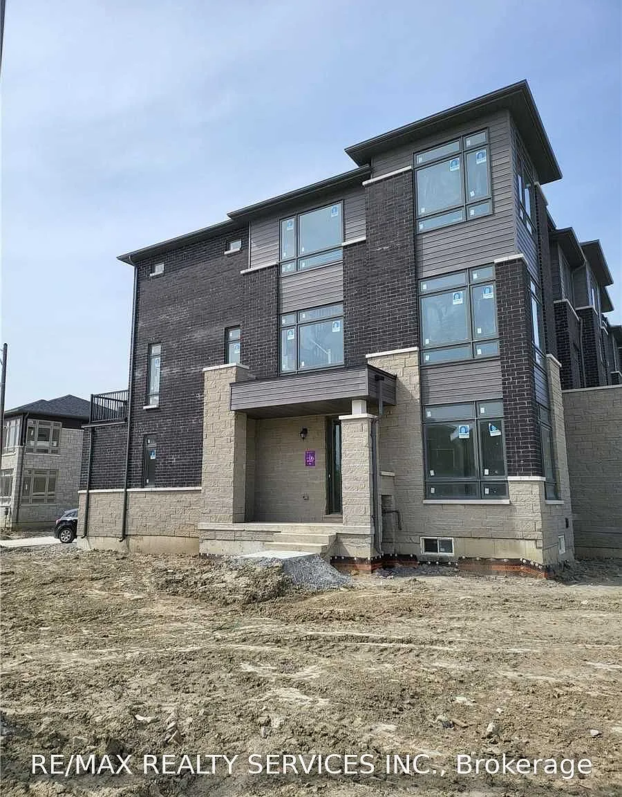 4 bed, $3,500 — Photo 1