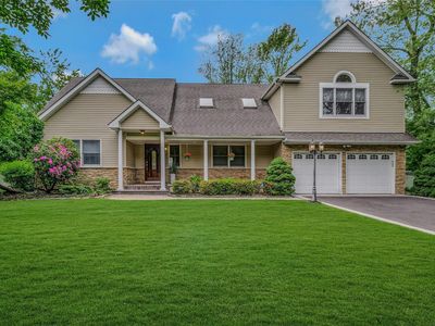 32 Robinhood Lane, East Setauket, NY, 11733