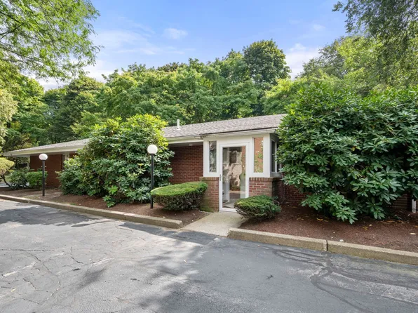 18 Chestnut Pl, Brookline, MA 02445