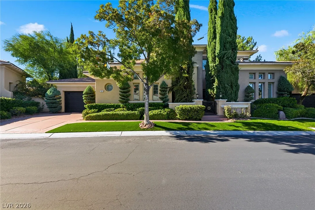 4 bed, 5.5 bath, 5252 sqft, $14,000 — Photo 1