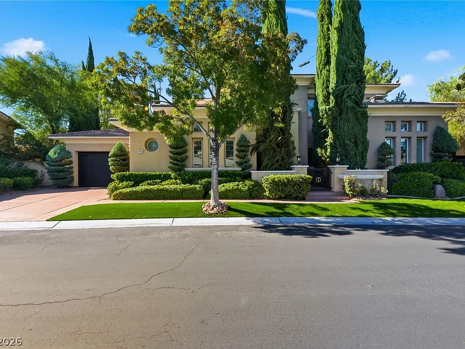 101 S Royal Ascot Dr
