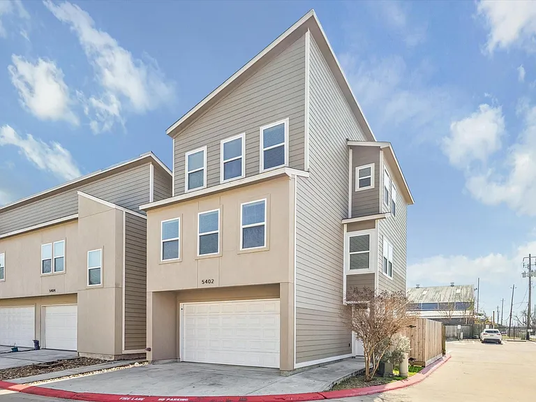 5402 Jonathan Ln — Photo 1