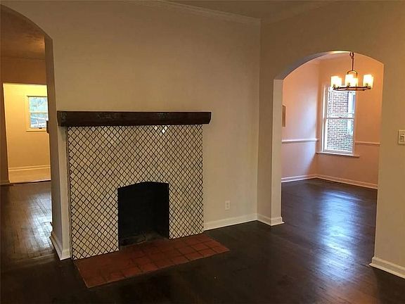 3rd image of 652 S Evelyn Pl NW