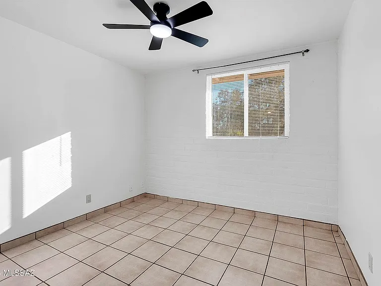 7931 E Malvern Pl — Photo 15