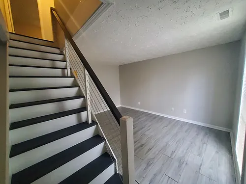200 Railroad St #4 Photo 1