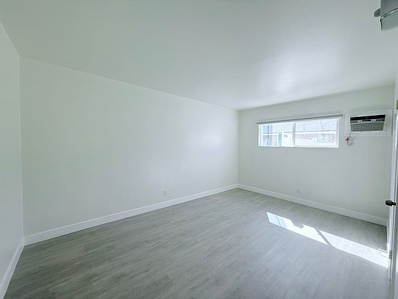 4th image of 5201 Tyler Ave APT B