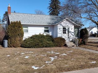 511 7th St, Cheboygan, MI 49721