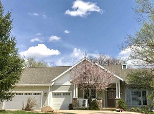 513 Eagle Ridge Rd, Cedar Falls, IA 50613