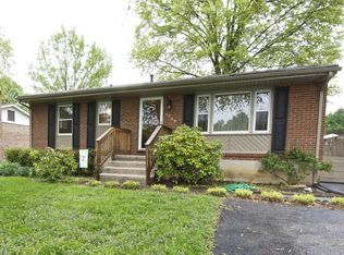 5409 Palm Valley Rd, Roanoke, VA 24019