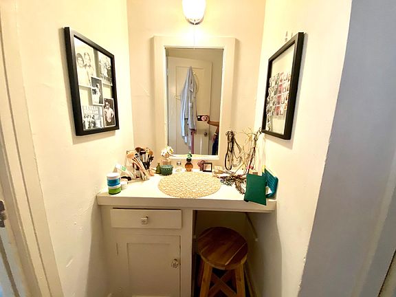 3rd image of 1831 N New Hampshire Ave #105